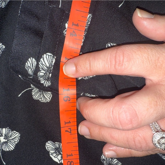 Talbots Wide Leg Pull On Pants Drawstring Size Medium Deco Flowers Mid Rise - Picture 7 of 12